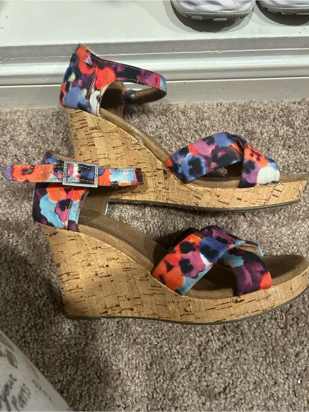 TOMS floral-printed  Oahu cork Wedge Sandals size 9